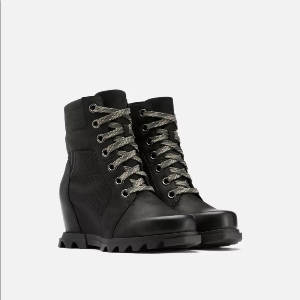 Sorel Joan of Arctic Wedge III lace up black size 8